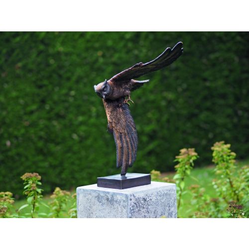 Gartenskulptur "Fliegende Eule" (ohne Steinsockel), Bronze