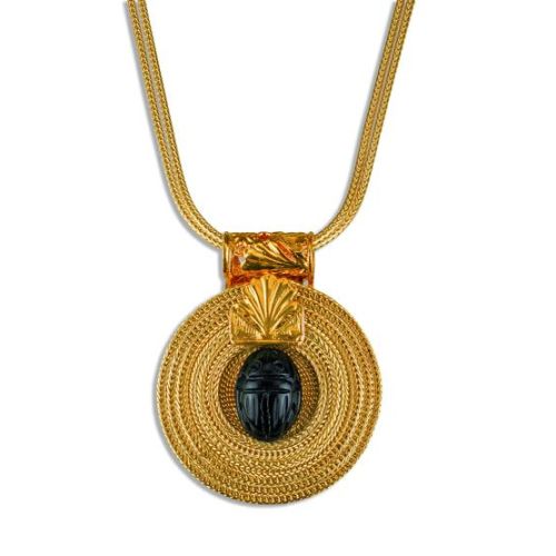 Petra Waszak: Collier "Sonnenrad mit Onyx-Skarabäus"